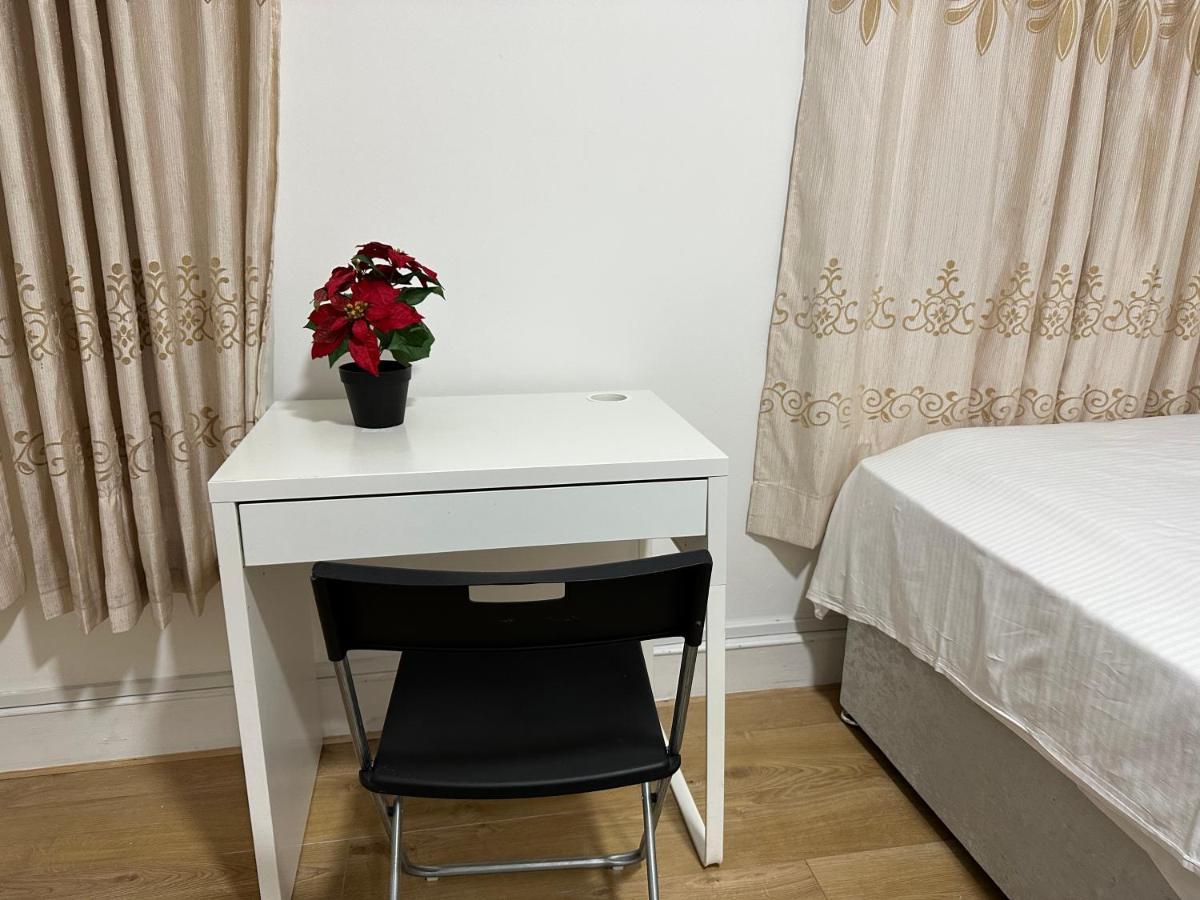 City Lodge Shadwell Лондон Экстерьер фото